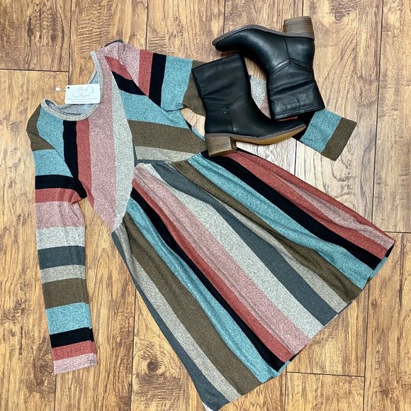 Egs Dresses & Skirts - Egs soft knit cross strip long sleeve midi dress
